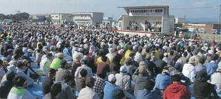 中東遠総合医療センター植樹祭に集まった大勢の参加者