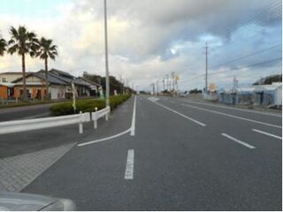 サンサンファーム前から横須賀方面に向かう道路の様子。