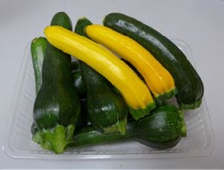 自家栽培で出来たズッキーニの写真