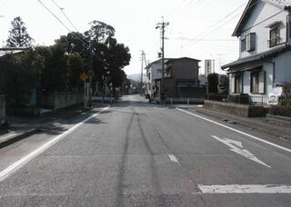 二瀬川地区の整備前の道路のようす
