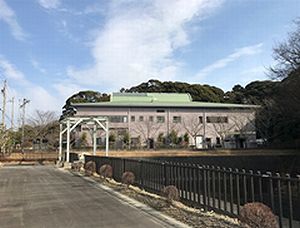 生物循環パビリオン裏側の外観写真