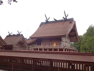 出雲大社の本殿の外観写真