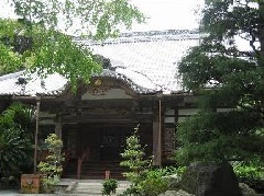 満勝寺本堂の正面の写真