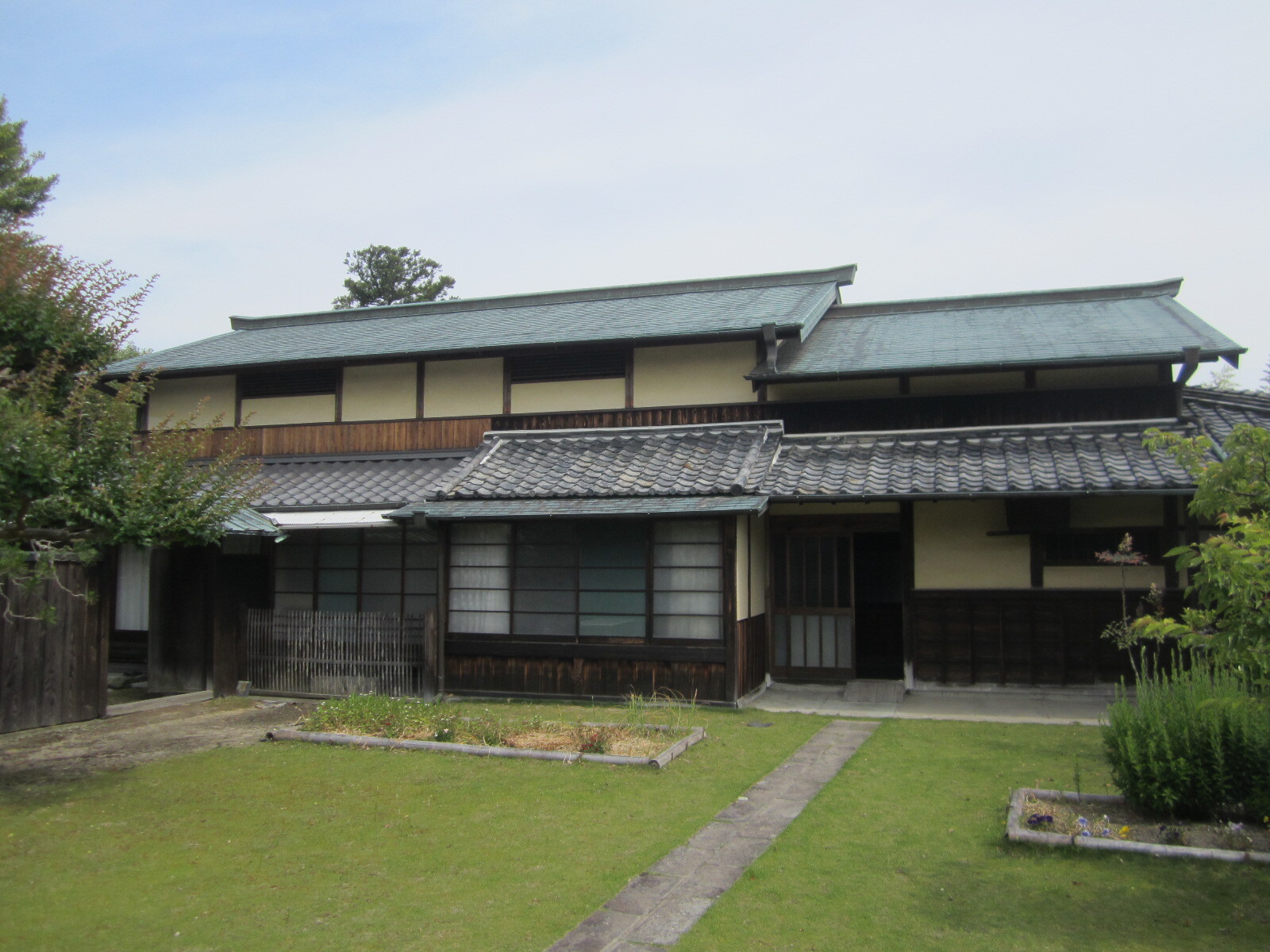 静岡県 鈴木家住宅主屋 01 主屋全景 南から.JPG