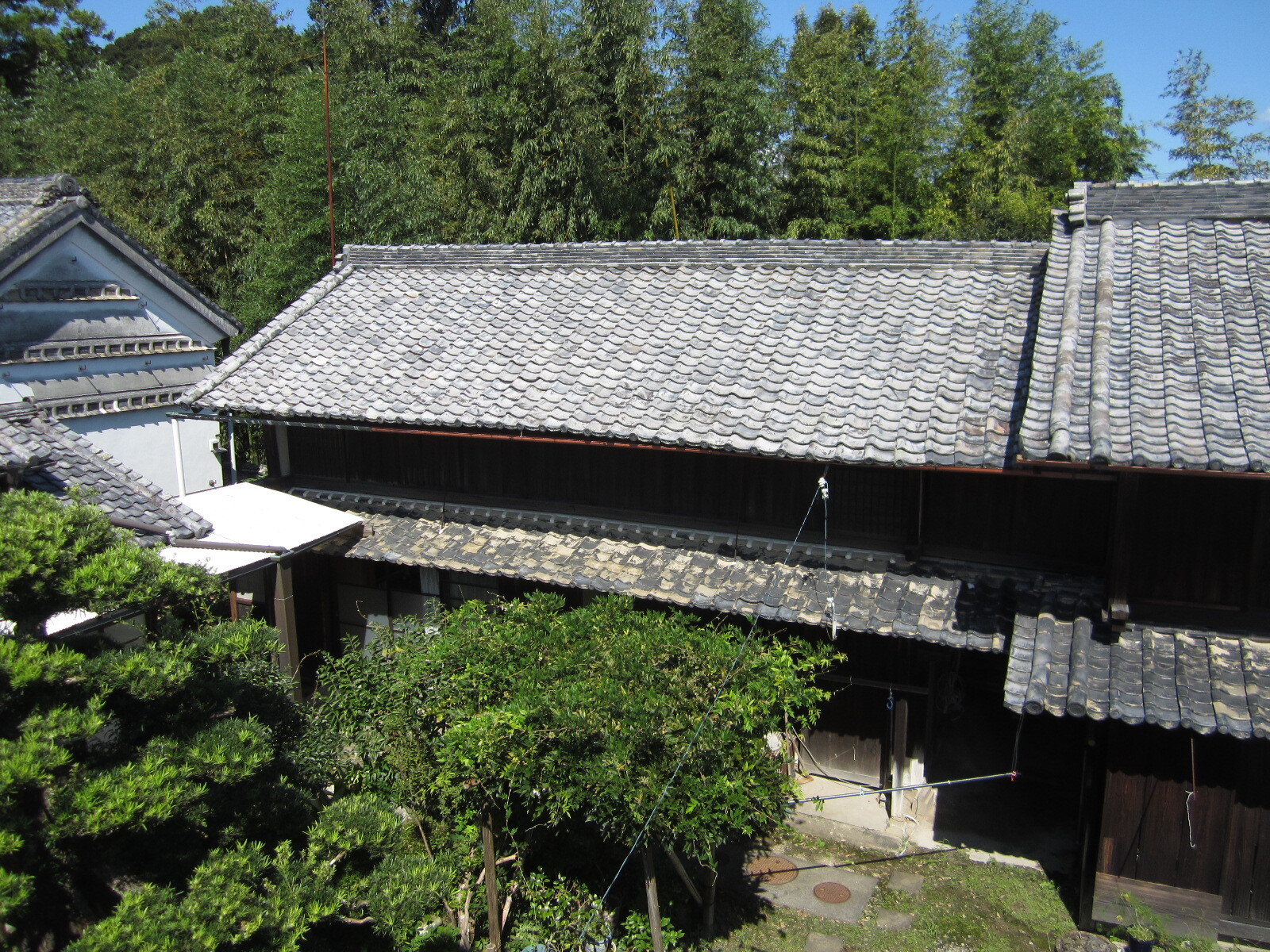 静岡県 鈴木家住宅西長屋 01 西長屋全景 南から.JPG