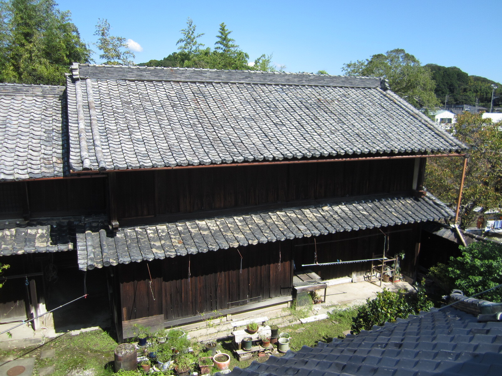 静岡県 鈴木家住宅東長屋 01 東長屋全景 南から.JPG