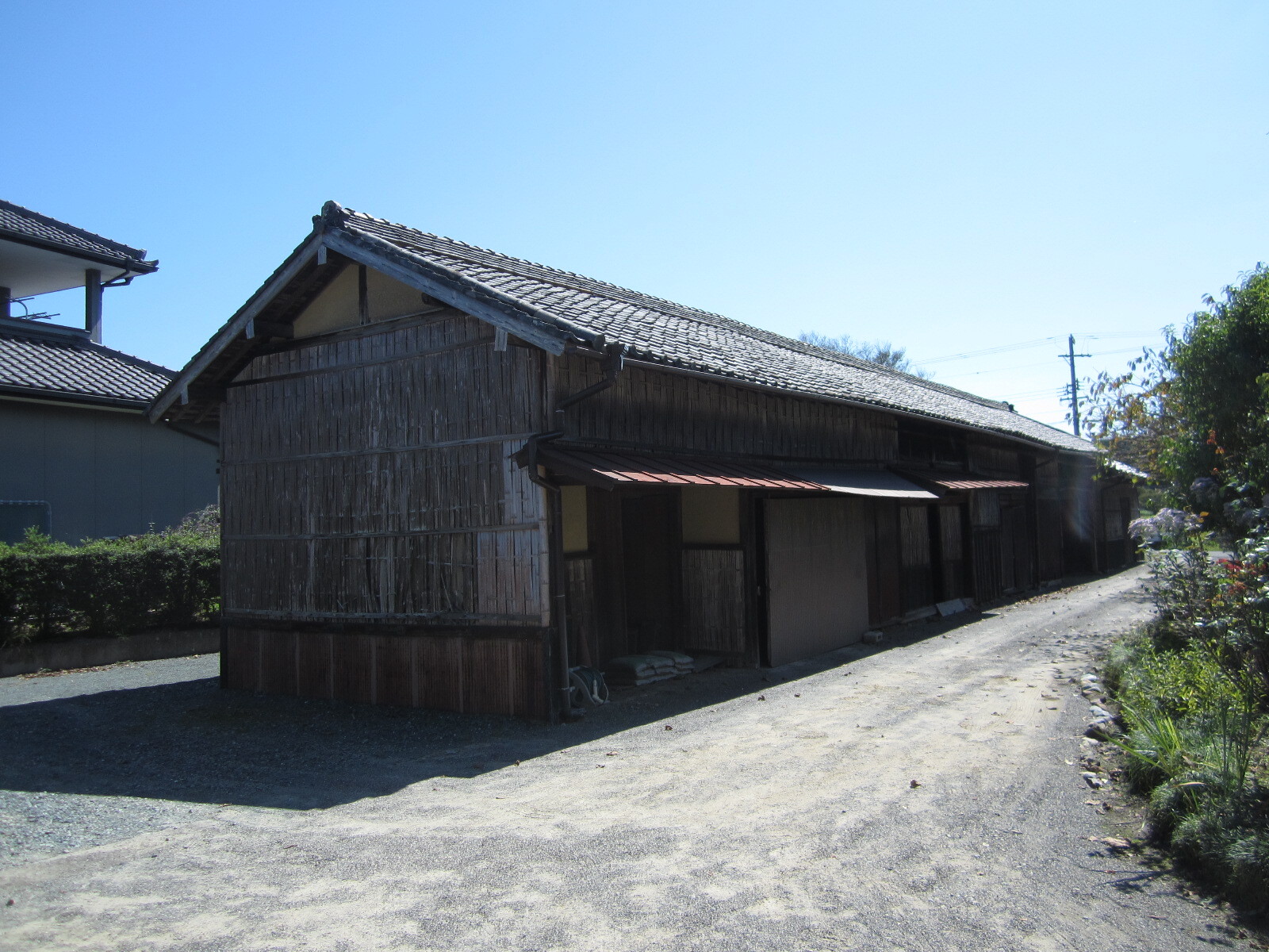 静岡県 鈴木家住宅北馬屋 01 北馬屋全景 北西から.JPG