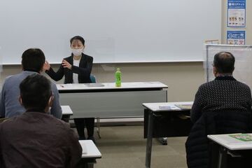 身近な犯罪についてっ抗議する大川課長