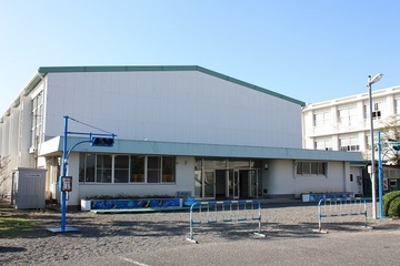 大渕小学童保育所を正面から見た外観