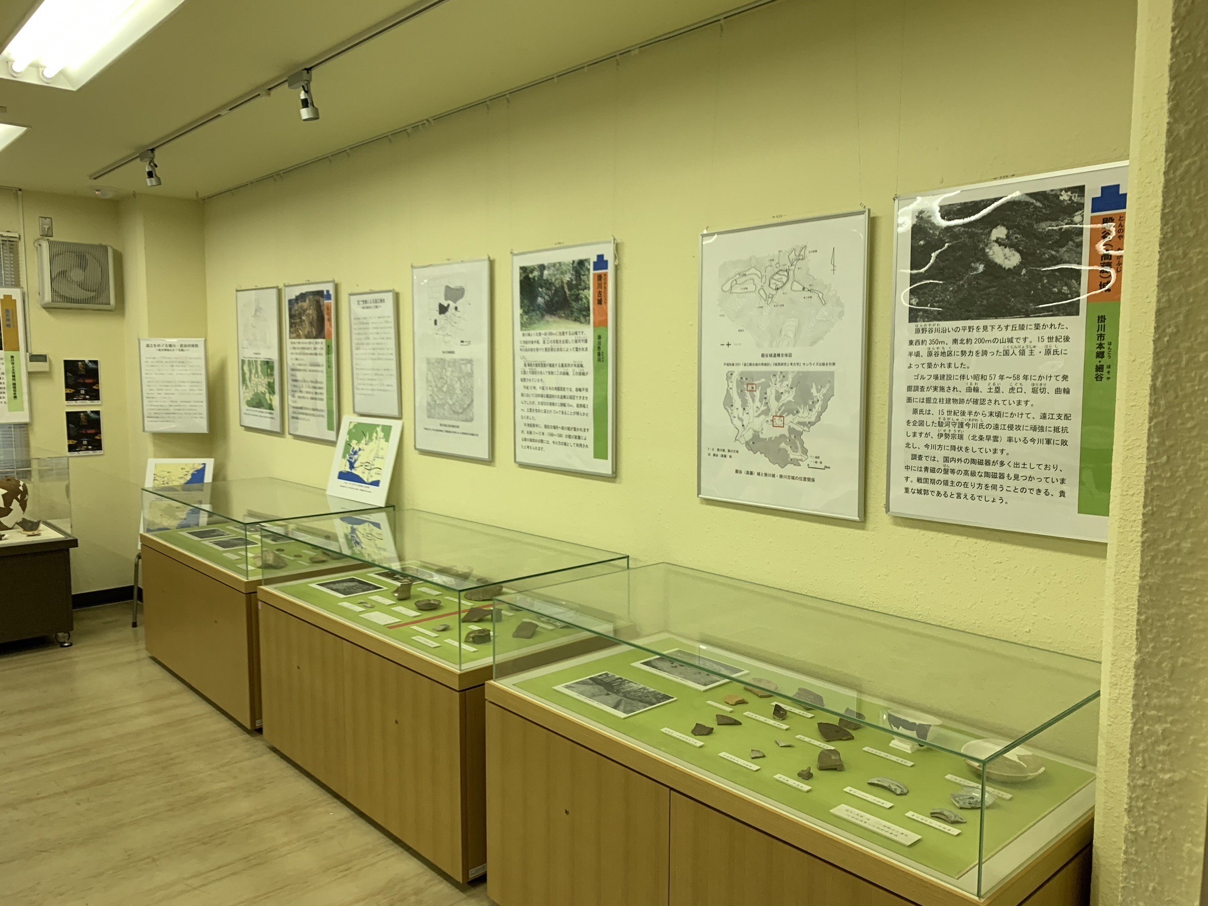 展示の様子(殿谷城、掛川古城、杉谷城).JPG