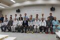 表彰を受けた工事担当者と久保田市長（前列中央左）