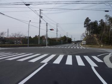 改良工事が完了した市道三本松線交差点の様子