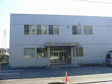 学校教育課が入る建物の外観