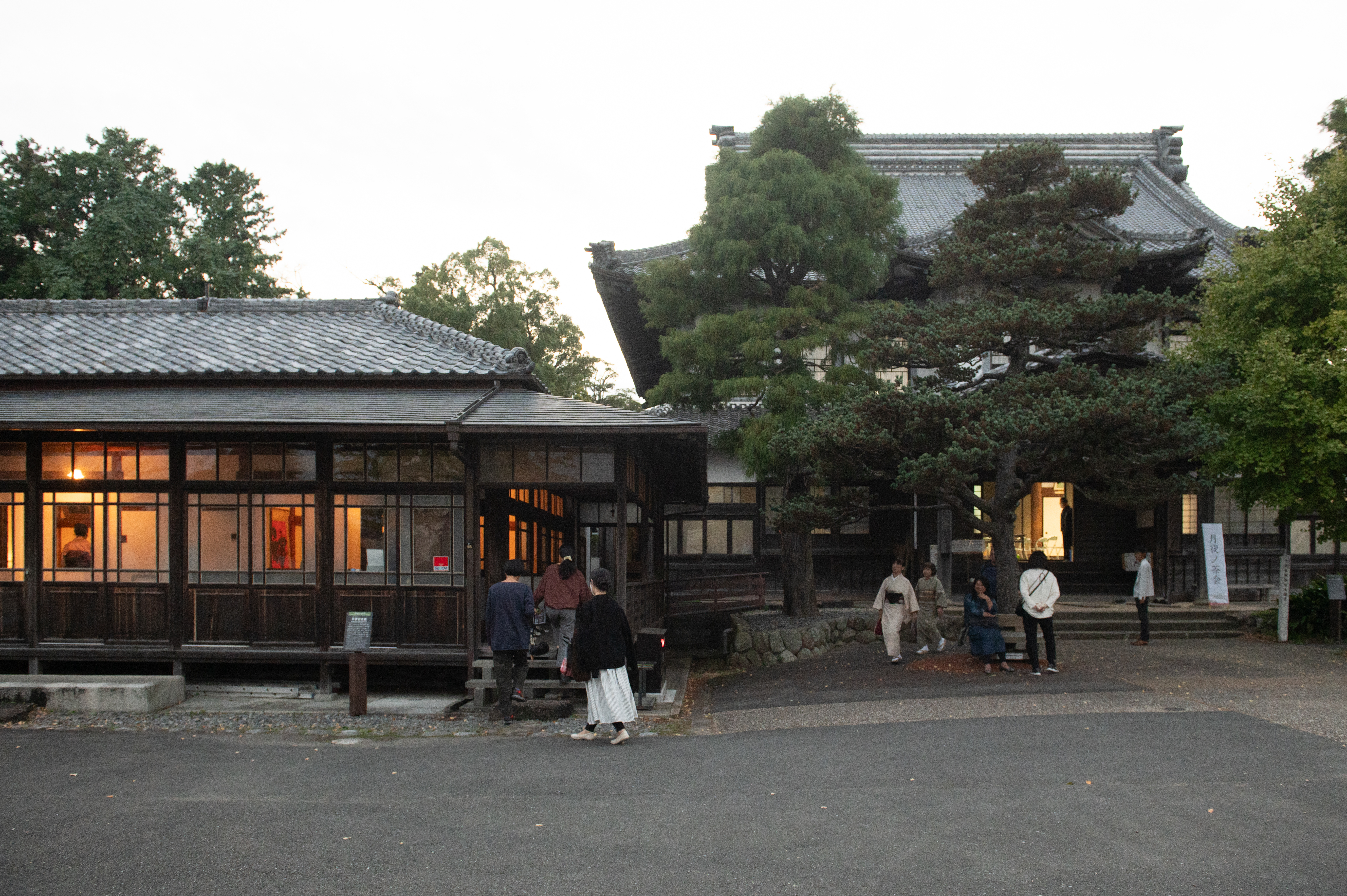 月夜の茶会