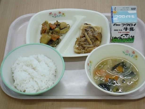 給食