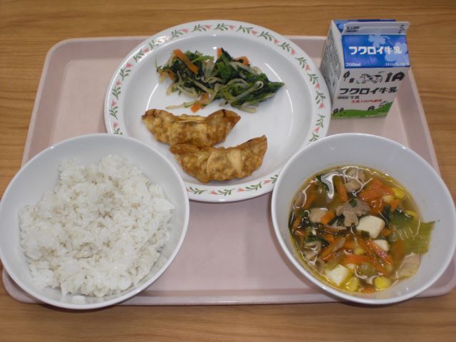 給食