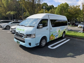 10人乗りワゴン車(ラッピング).jpeg