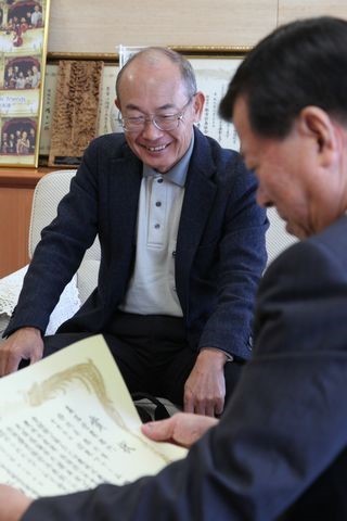 松井市長へ受賞報告と掛川の農業について語る飯田社長