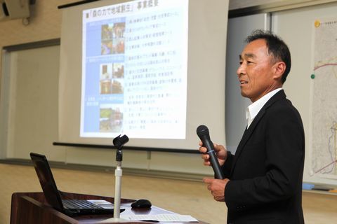 開始式で森への思いを熱弁する松浦理事長