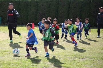 ジュビロ磐田によるサッカースクールの様子