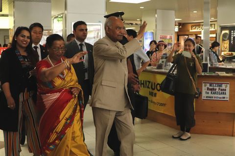 インドのコヴィンド大統領が訪問。手を振っている写真。