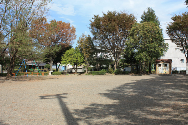 西ノ原公園の広場の様子