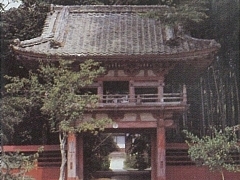 窓泉寺山門