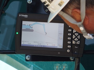 コントローラーに施工ラインが表示されている様子